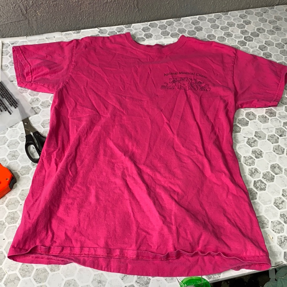 Pink Short Sleeve Large Animal Clinic Graphic Short Sleeve T Shirt